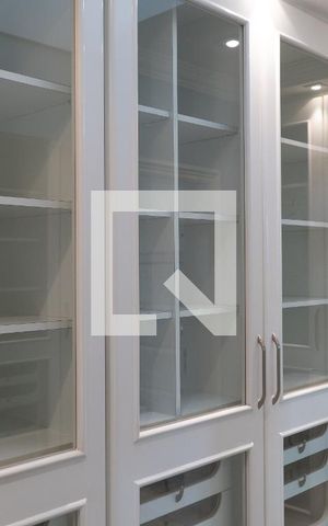Casa à venda com 1000m², 4 quartos e 8 vagas Casa à venda com 1000m², 4 quartos e 8 vagasCloset da suíte 2