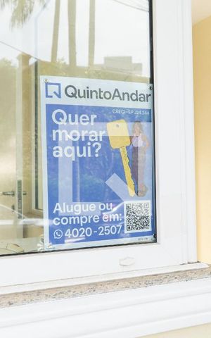 Casa à venda com 1000m², 4 quartos e 8 vagas Casa à venda com 1000m², 4 quartos e 8 vagasFachada da guarida - Plaquinha do QuintoAndar