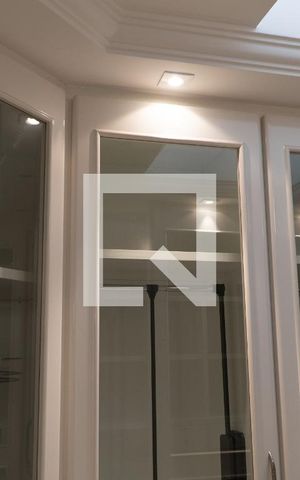 Casa à venda com 1000m², 4 quartos e 8 vagas Casa à venda com 1000m², 4 quartos e 8 vagasCloset 2 da suíte 1