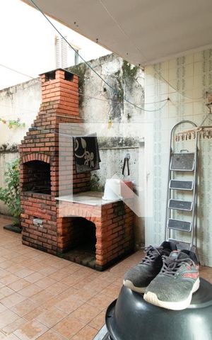 Casa à venda com 250m², 3 quartos e 2 vagas Casa à venda com 250m², 3 quartos e 2 vagasQuintal