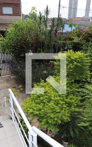 Casa à venda com 340m², 2 quartos e 1 vagaGaragem/Jardim