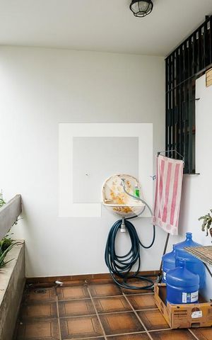 Casa à venda com 600m², 3 quartos e 4 vagasQuintal