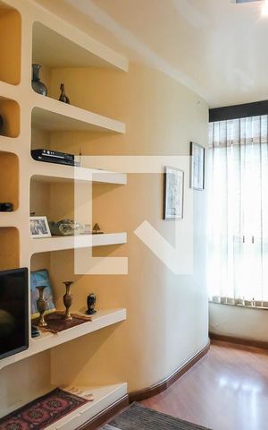 Casa à venda com 600m², 3 quartos e 4 vagasSala de TV