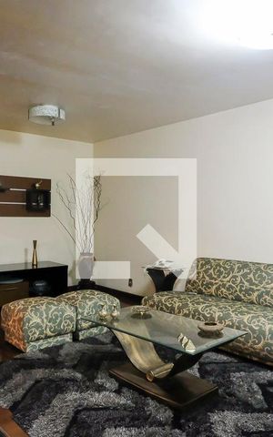 Casa à venda com 600m², 3 quartos e 4 vagasSala 2