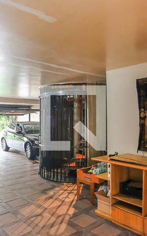 Casa à venda com 600m², 3 quartos e 4 vagasGaragem