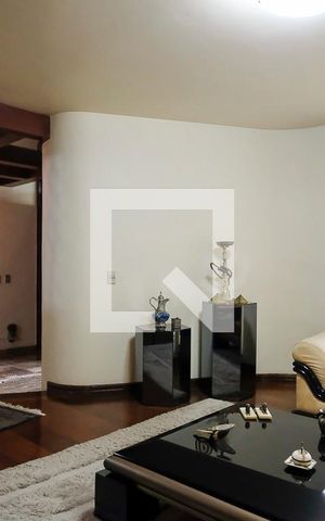 Casa à venda com 600m², 3 quartos e 4 vagasSala 1