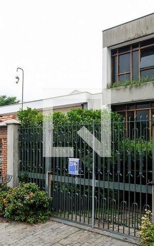 Casa à venda com 600m², 3 quartos e 4 vagasFachada