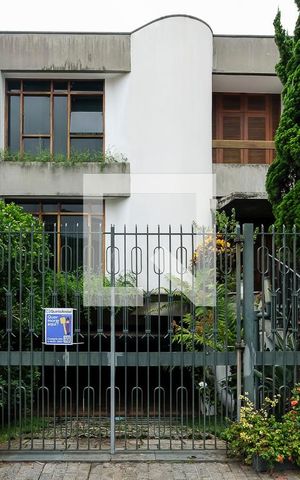 Casa à venda com 600m², 3 quartos e 4 vagasFachada