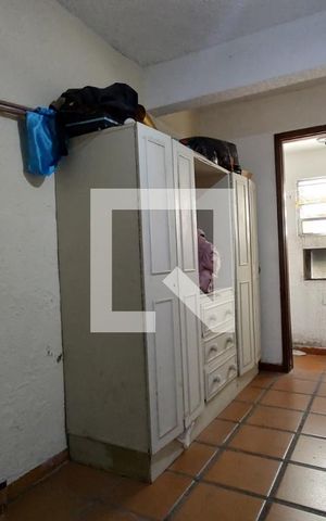 Casa de condomínio à venda com 437m², 4 quartos e 1 vaga Casa de condomínio à venda com 437m², 4 quartos e 1 vagaQuarto de Serviço
