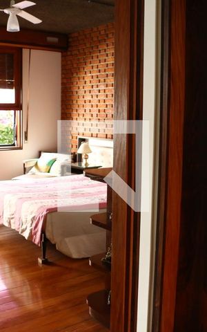 Casa à venda com 740m², 4 quartos e 2 vagasSuite e closet