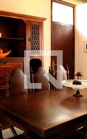 Casa à venda com 740m², 4 quartos e 2 vagasCozinha