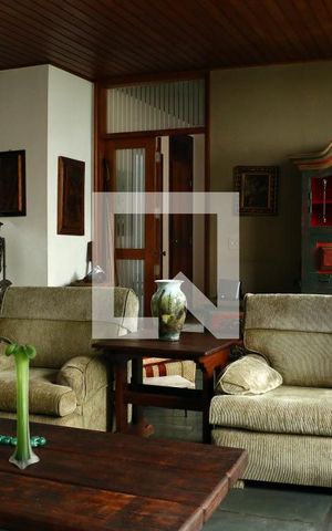 Casa à venda com 740m², 4 quartos e 2 vagasSala 1