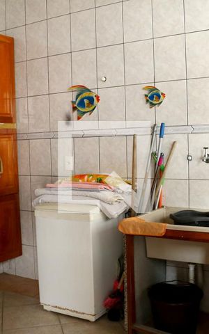 Casa à venda com 740m², 4 quartos e 2 vagasQuarto