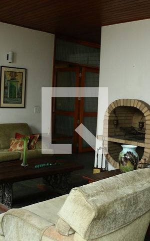 Casa à venda com 740m², 4 quartos e 2 vagasSala 1