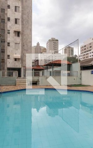 Apartamento à venda com 244m², 4 quartos e 3 vagas Apartamento à venda com 244m², 4 quartos e 3 vagasÁrea comum - Piscina