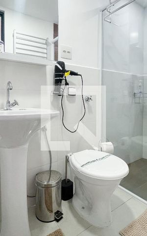 Studio para alugar com 33m², 1 quarto e sem vaga Studio para alugar com 33m², 1 quarto e sem vagaBanheiro