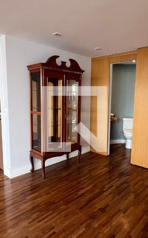 Apartamento para alugar com 180m², 3 quartos e 2 vagas Apartamento para alugar com 180m², 3 quartos e 2 vagasSala