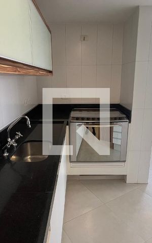 Apartamento para alugar com 180m², 3 quartos e 2 vagas Apartamento para alugar com 180m², 3 quartos e 2 vagasCozinha - Armários
