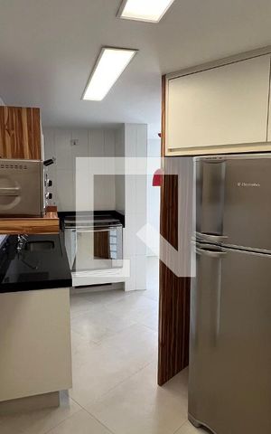 Apartamento para alugar com 180m², 3 quartos e 2 vagas Apartamento para alugar com 180m², 3 quartos e 2 vagasCozinha - Armários