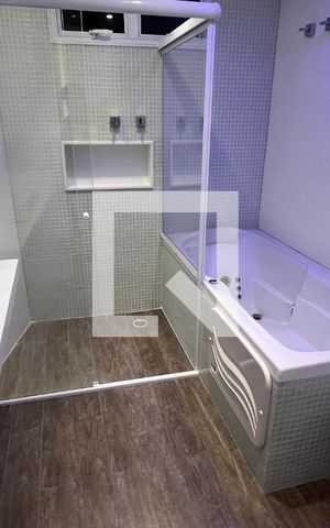 Apartamento para alugar com 180m², 3 quartos e 2 vagas Apartamento para alugar com 180m², 3 quartos e 2 vagasBanheiro da Suíte