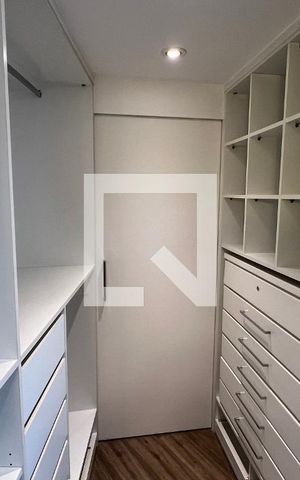 Apartamento para alugar com 180m², 3 quartos e 2 vagas Apartamento para alugar com 180m², 3 quartos e 2 vagasCloset da suíte