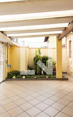 Casa à venda com 259m², 3 quartos e 2 vagas Casa à venda com 259m², 3 quartos e 2 vagasGaragem