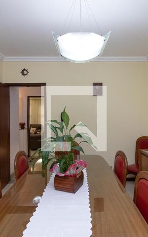 Casa à venda com 259m², 3 quartos e 2 vagas Casa à venda com 259m², 3 quartos e 2 vagasSala de Jantar