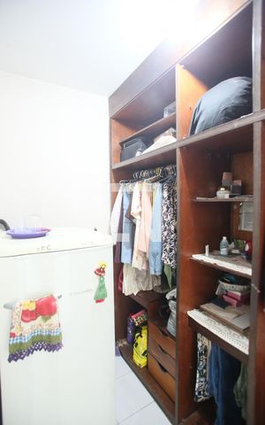 Casa à venda com 400m², 5 quartos e 4 vagas Casa à venda com 400m², 5 quartos e 4 vagasCloset da Suíte 2