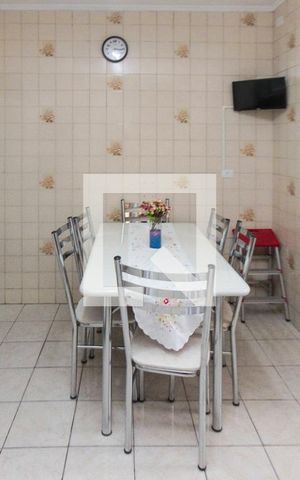 Casa à venda com 146m², 2 quartos e 2 vagas Casa à venda com 146m², 2 quartos e 2 vagasCozinha