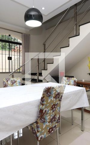 Casa à venda com 150m², 3 quartos e 3 vagasSala