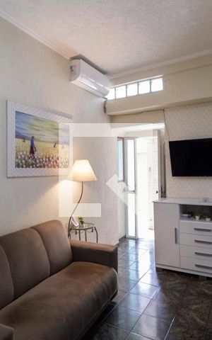 Casa à venda com 240m², 3 quartos e 3 vagas Casa à venda com 240m², 3 quartos e 3 vagasCasa 2 Sala/Quarto