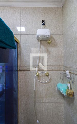 Casa à venda com 240m², 3 quartos e 3 vagas Casa à venda com 240m², 3 quartos e 3 vagasCasa 2 Banheiro Suíte