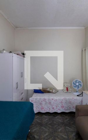 Casa à venda com 240m², 3 quartos e 3 vagas Casa à venda com 240m², 3 quartos e 3 vagasCasa 2 Sala/Quarto
