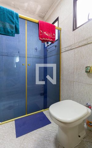 Casa à venda com 240m², 3 quartos e 3 vagas Casa à venda com 240m², 3 quartos e 3 vagasCasa 2 Banheiro Suíte