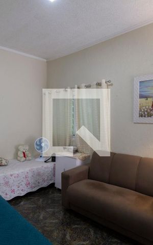 Casa à venda com 240m², 3 quartos e 3 vagas Casa à venda com 240m², 3 quartos e 3 vagasCasa 2 Sala/Quarto