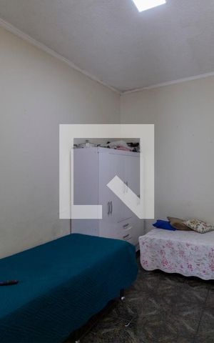 Casa à venda com 240m², 3 quartos e 3 vagas Casa à venda com 240m², 3 quartos e 3 vagasCasa 2 Sala/Quarto