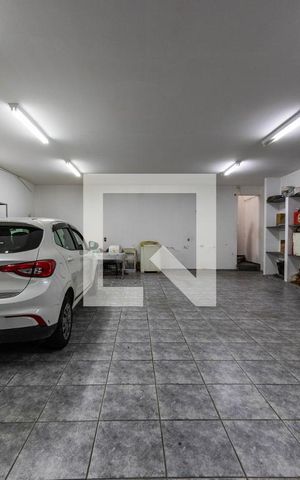 Casa para alugar com 262m², 5 quartos e 6 vagas Casa para alugar com 262m², 5 quartos e 6 vagasGaragem