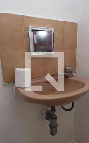 Casa para alugar com 300m², 2 quartos e 2 vagasBanheiro de serviço