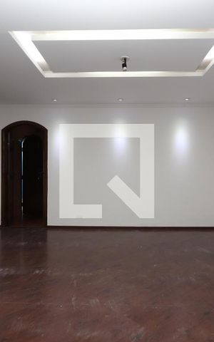 Casa para alugar com 300m², 2 quartos e 2 vagasSala