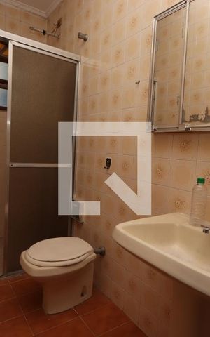 Casa para alugar com 300m², 2 quartos e 2 vagasBanheiro da edícula