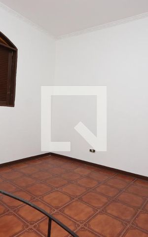 Casa para alugar com 300m², 2 quartos e 2 vagasSala da edícula