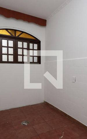 Casa para alugar com 300m², 2 quartos e 2 vagasQuarto da edícula