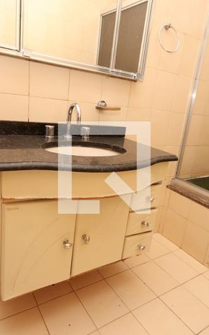 Casa para alugar com 300m², 2 quartos e 2 vagasBanheiro Social