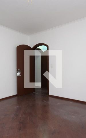 Casa para alugar com 300m², 2 quartos e 2 vagasQuarto 2