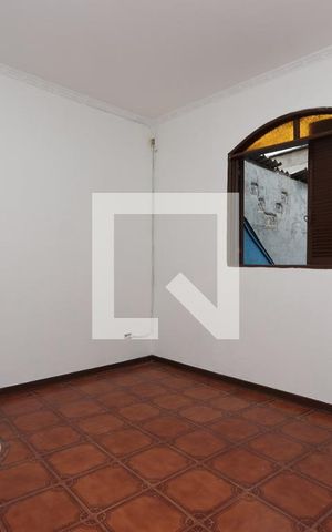 Casa para alugar com 300m², 2 quartos e 2 vagasSala da edícula