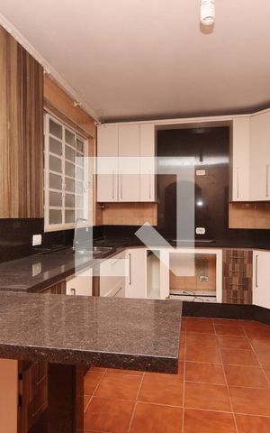 Casa para alugar com 300m², 2 quartos e 2 vagasCozinha