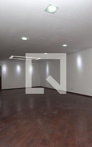 Casa para alugar com 300m², 2 quartos e 2 vagasSala