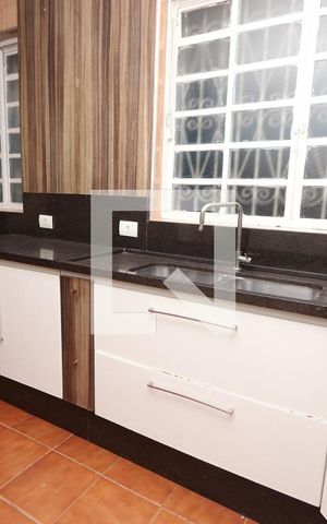 Casa para alugar com 300m², 2 quartos e 2 vagasCozinha
