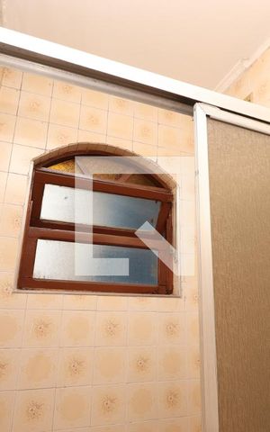 Casa para alugar com 300m², 2 quartos e 2 vagasBanheiro da edícula