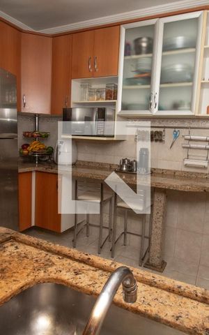 Casa à venda com 180m², 3 quartos e 4 vagasCozinha completa